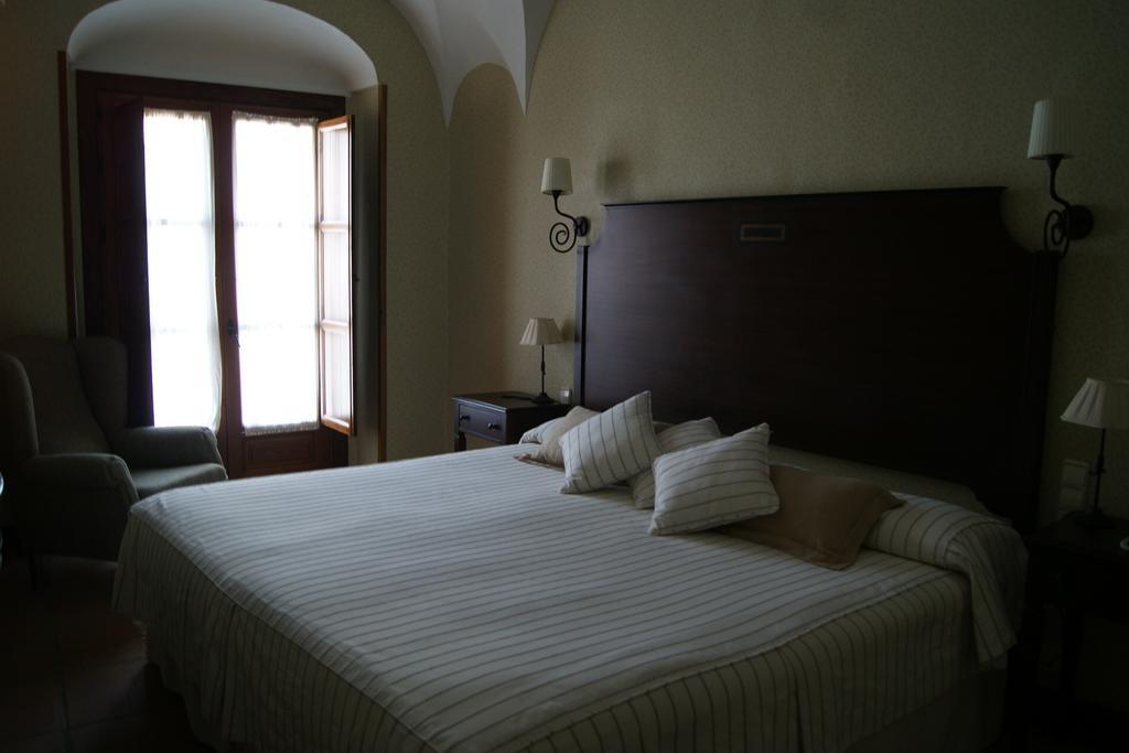 Hotel Casa Escobar & Jerez Valencia de Alcantara Luaran gambar